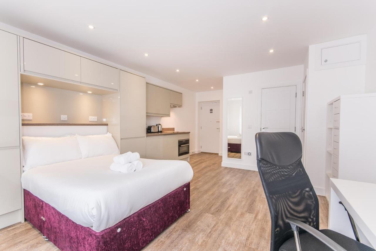 Town Or Country - Canute Studio Southampton Bagian luar foto