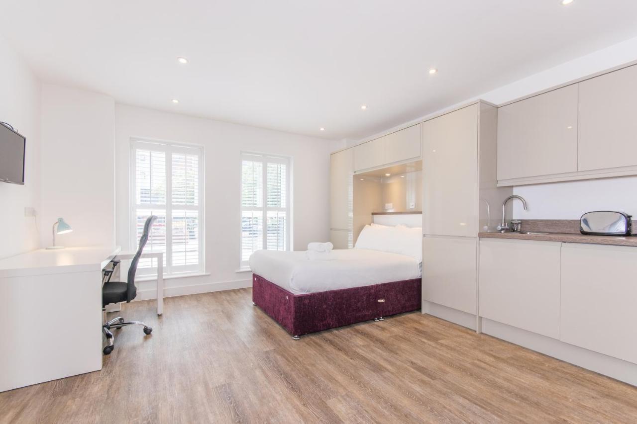 Town Or Country - Canute Studio Southampton Bagian luar foto